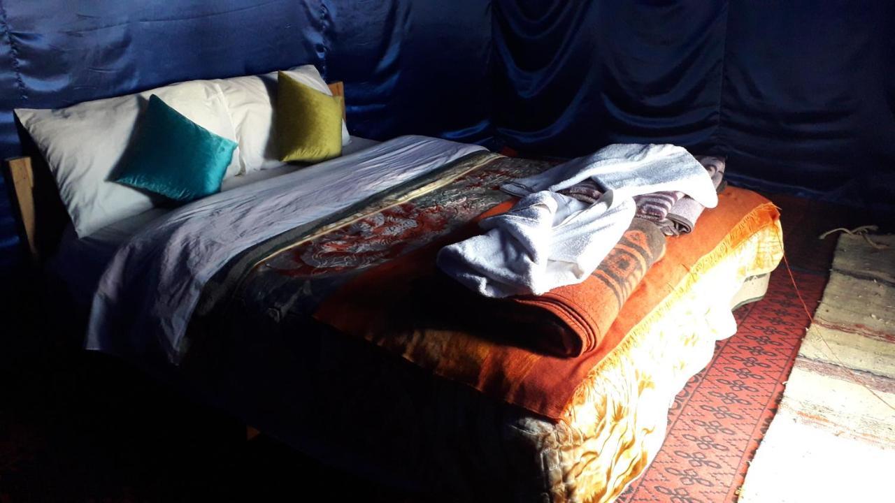 Bivouac Erg Znaigui Hotel Мерцуга Стая снимка