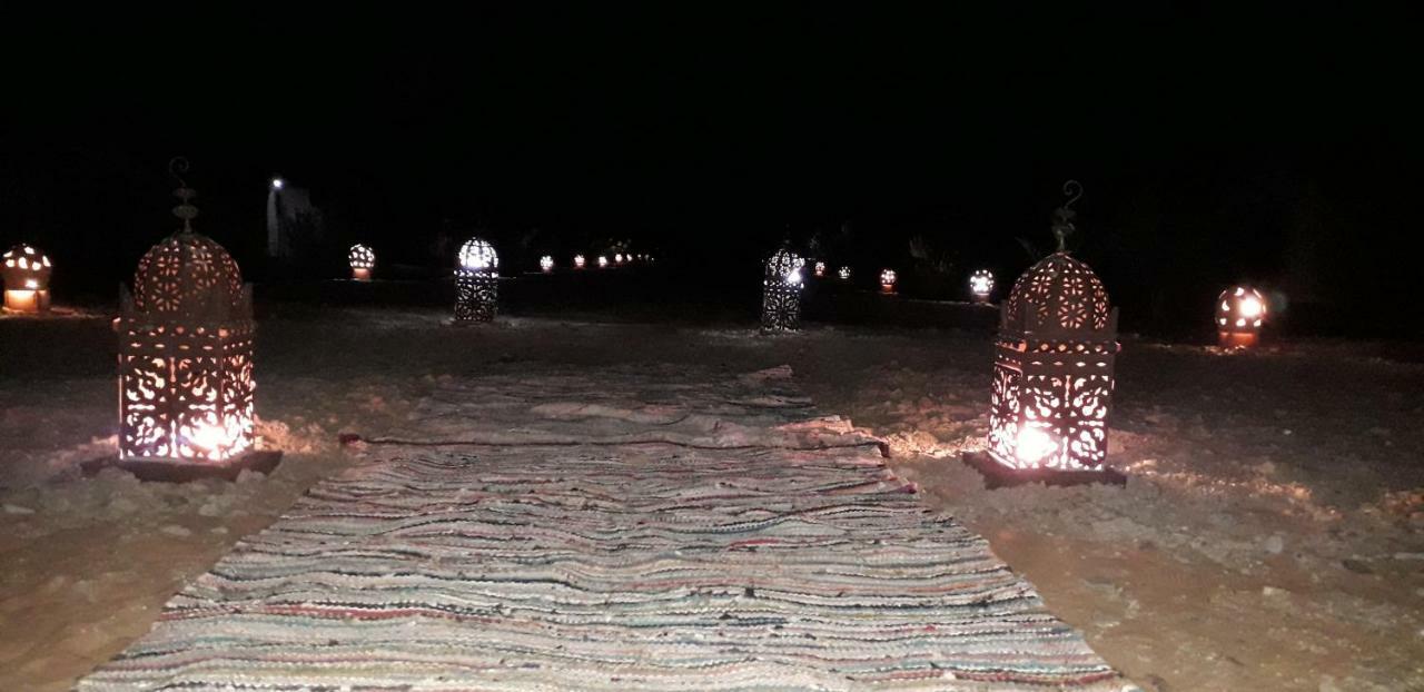 Bivouac Erg Znaigui Hotel Мерцуга Екстериор снимка