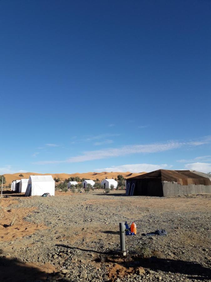 Bivouac Erg Znaigui Hotel Мерцуга Екстериор снимка