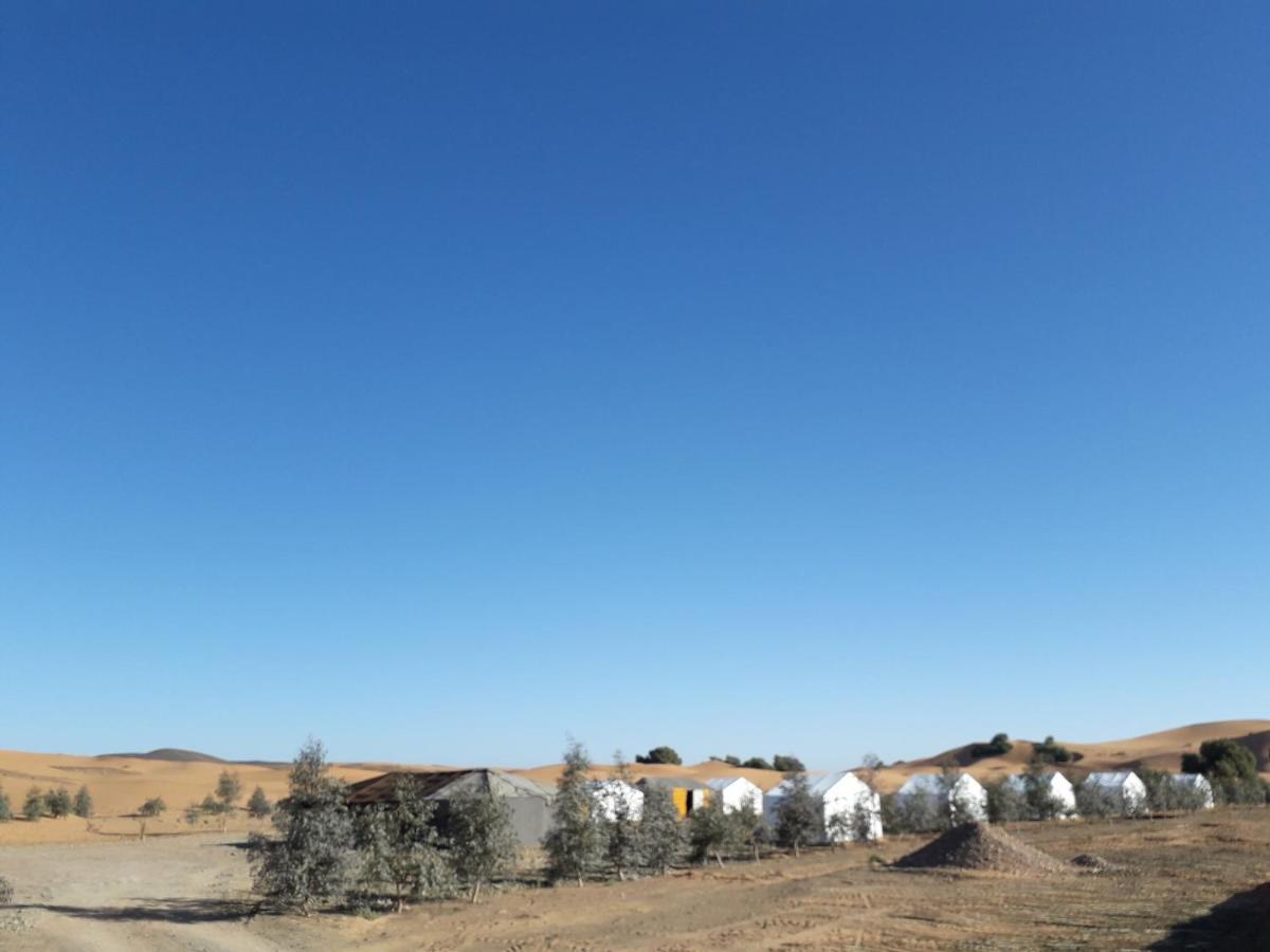 Bivouac Erg Znaigui Hotel Мерцуга Екстериор снимка